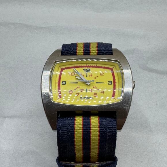 Y2K Diesel 5 Bar DZ-2059 Men’s Watch – Yellow/Blue Canvas Strap, Quartz Movement - Picture 1 of 8